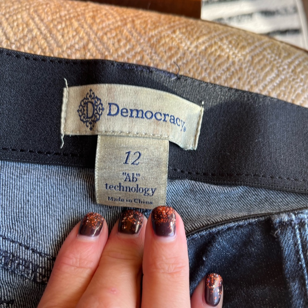Democracy “ab technology”